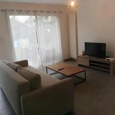 Jolie Maison Entiere Avec 3 Centre Villa Saint-André-de-Cubzac