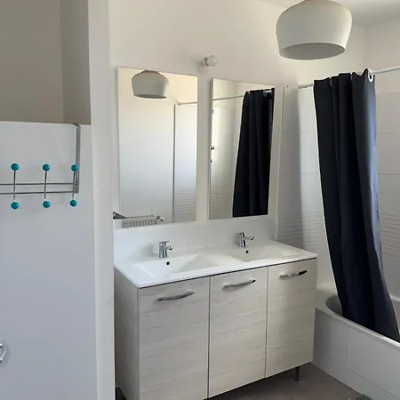 Jolie Maison Entière Avec 3 Centre * Saint-André-de-Cubzac
