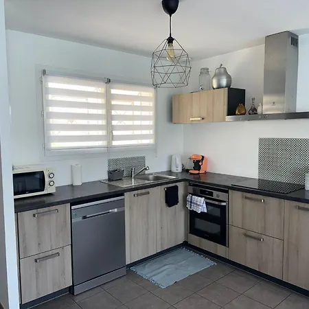 Jolie Maison Entiere Avec 3 Centre