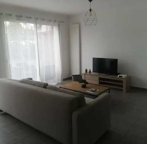 Jolie Maison Entière Avec 3 Centre Villa *