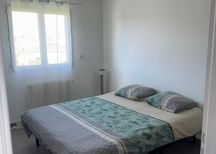 Jolie Maison Entiere Avec 3 Centre *