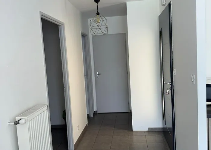 Jolie Maison Entiere Avec 3 Centre Villa